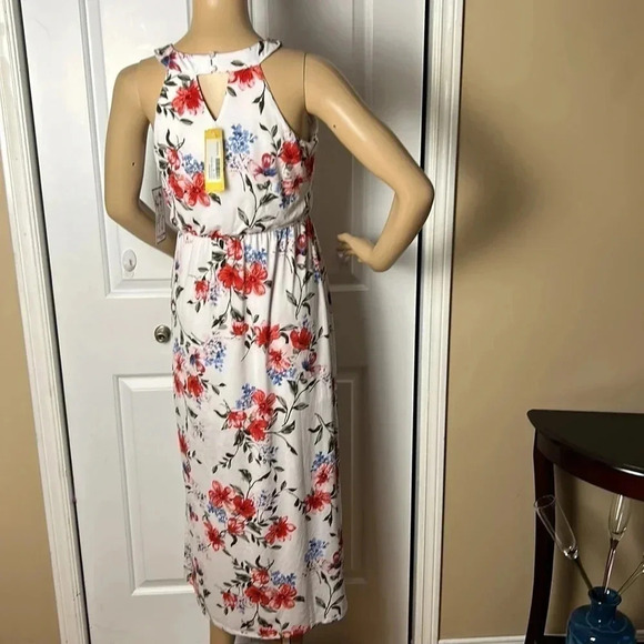 STELLA & SIENNA BY TRIXXI floral maxi dress.halter neck,cut out,cinched waist - Picture 10 of 14